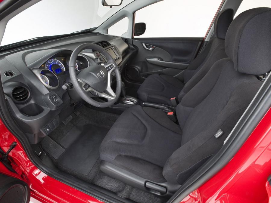  Honda Fit Sport 2008 года  (фото 18 из 32)
